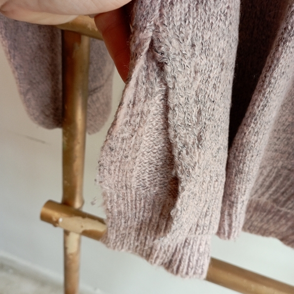 Embroidered Floral Oversized Sweater - Picture 8 of 17